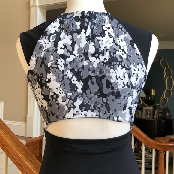 ✨HP✨ NWT Susana Monaco Printed, Cut-Out Top, XS - Picture 4 of 8